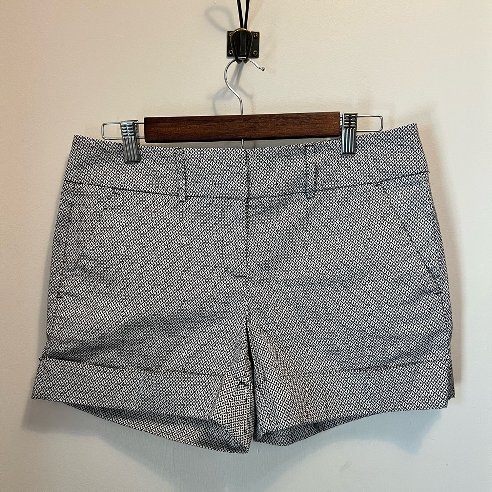 NY and Company Women's Black and White Patterned Shorts